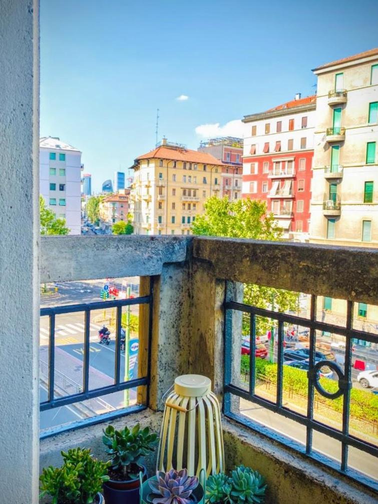 Spacious Apartment 50 Meters From The Metro Milano Dış mekan fotoğraf